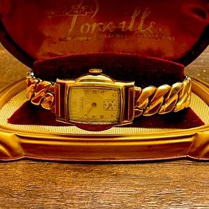 Vintage Lonville Swiss wristwatch in the original box.  NEEDS REPAIR.